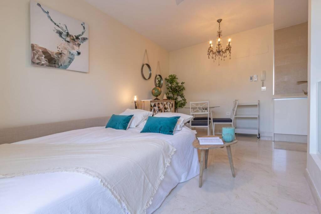 Lumbreras Deluxe Suite By Valcambre Seville Exterior photo