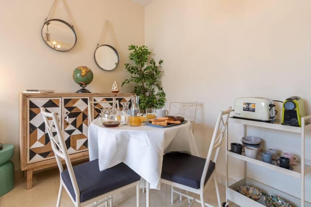 Lumbreras Deluxe Suite By Valcambre Seville Exterior photo